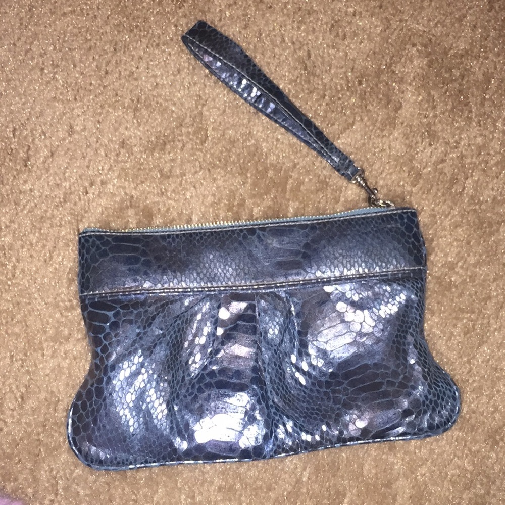 Price drop!! Final💙👜 Express wristlet